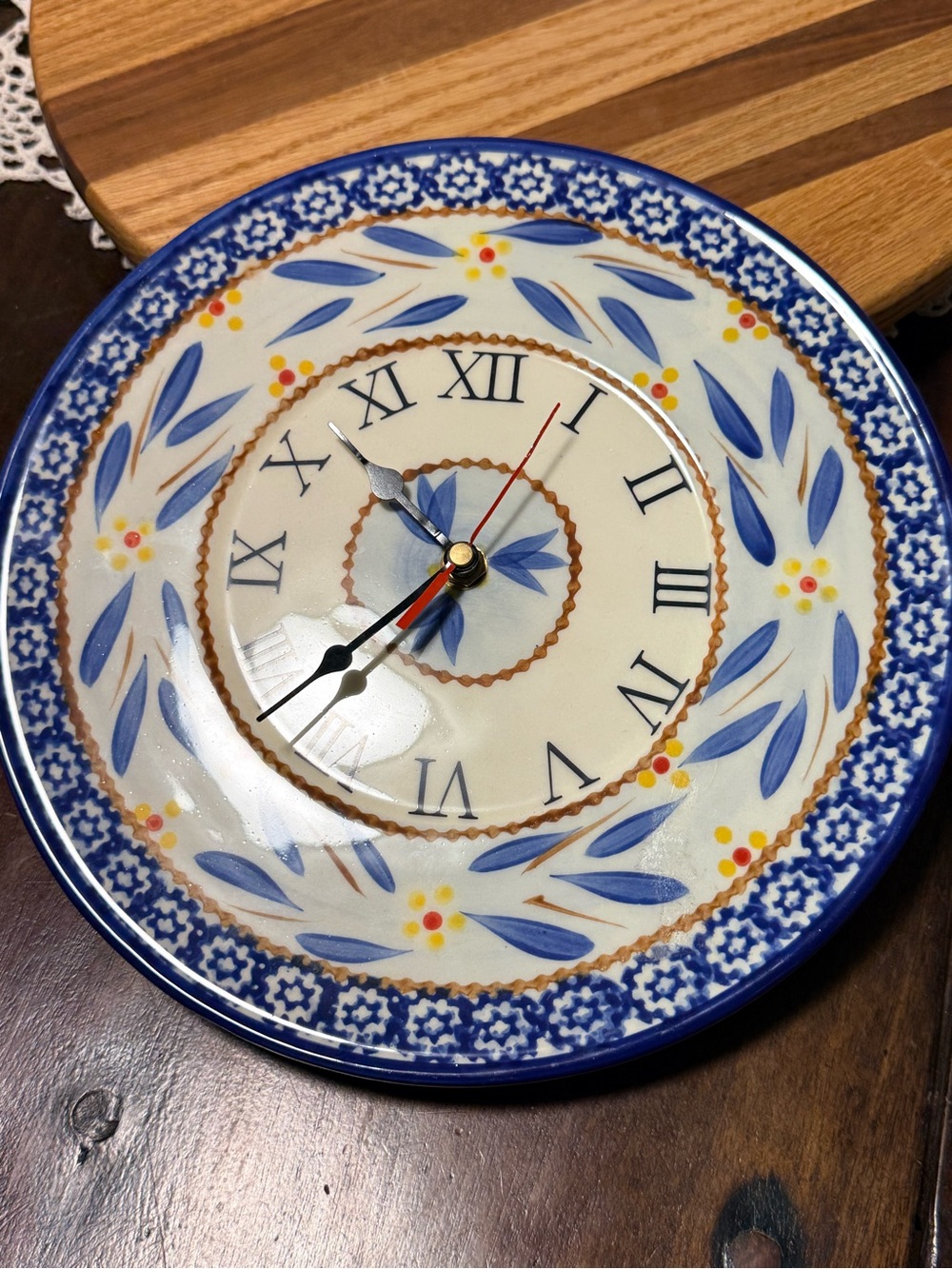 Temp-Tations By Tara Old World Blue Round Battery Wall Clock